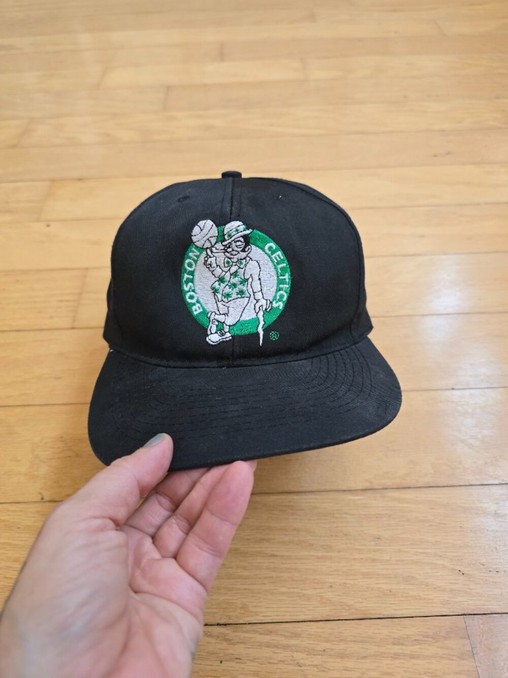 Vintage 90s | Boston Celtics NBA Black Embroidered Logo Sporty Snapback Hat
